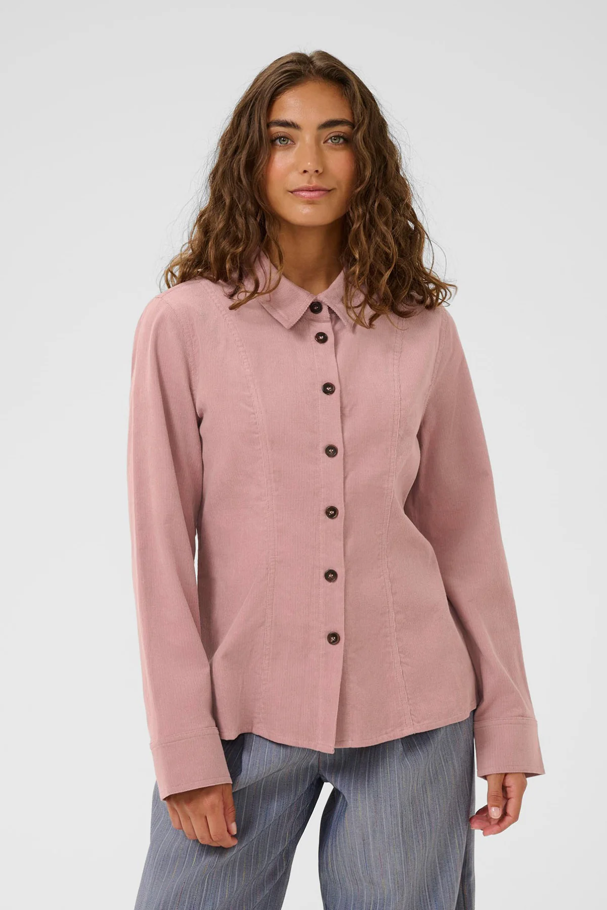 Culture CUbetonia Rhaena Shirt