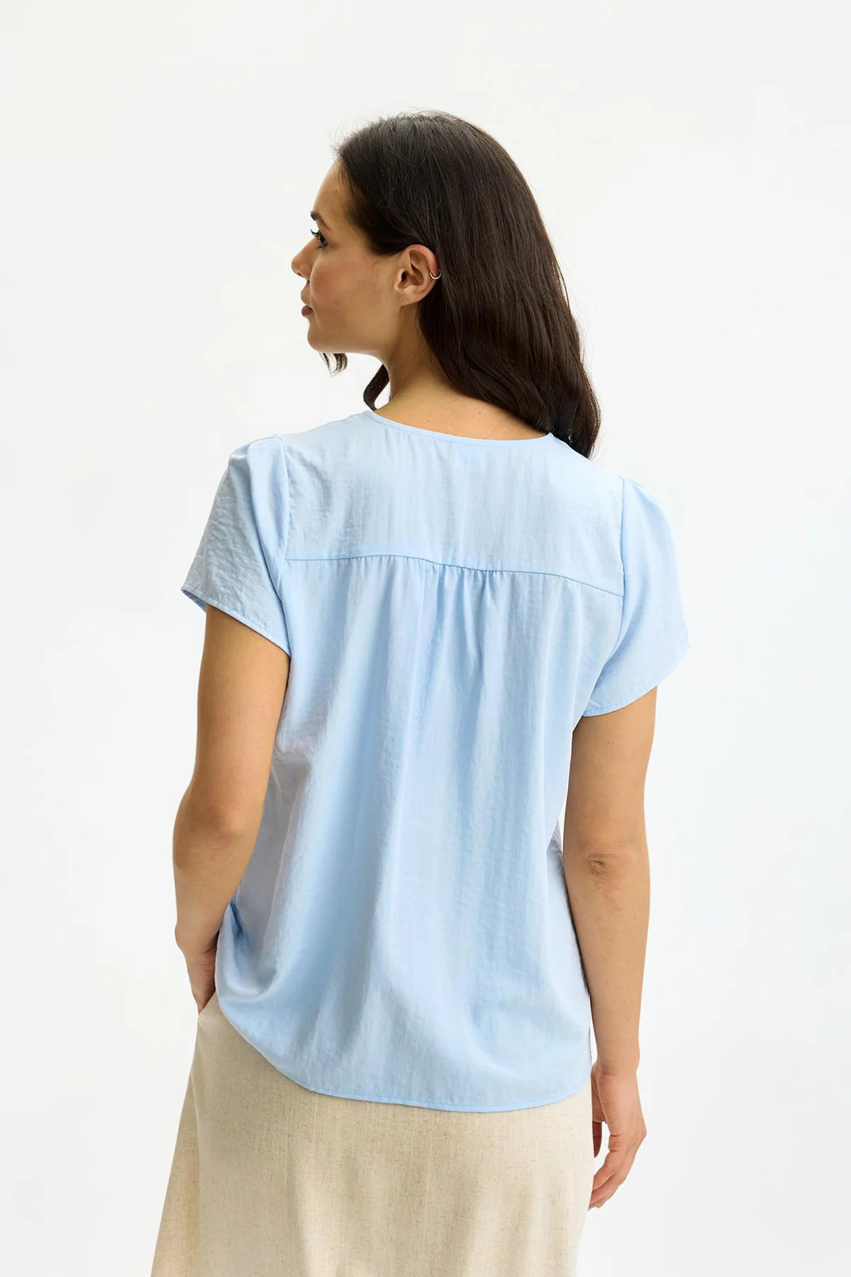 Filippa - Kortærmet bluse med v-udskæring - Image 5