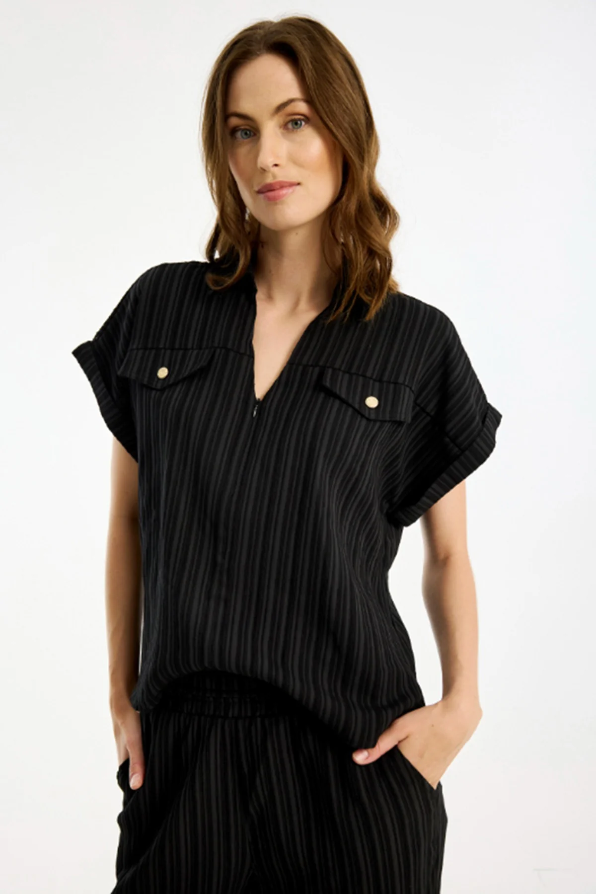 Camilla - Jumpsuit med korte ærmer og lynlås - Image 7