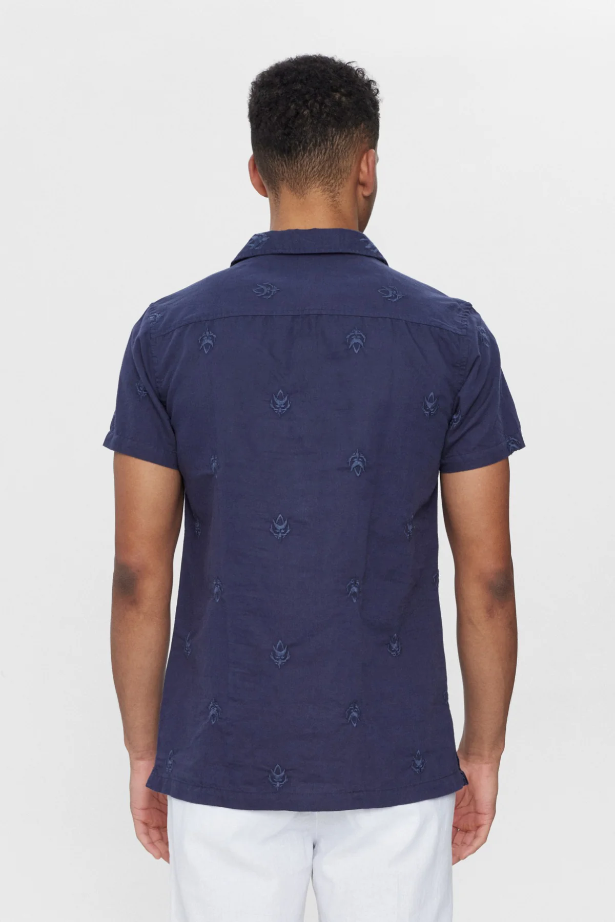 Kippo - Kortærmet hørskjorte med broderede detaljer - Image 3