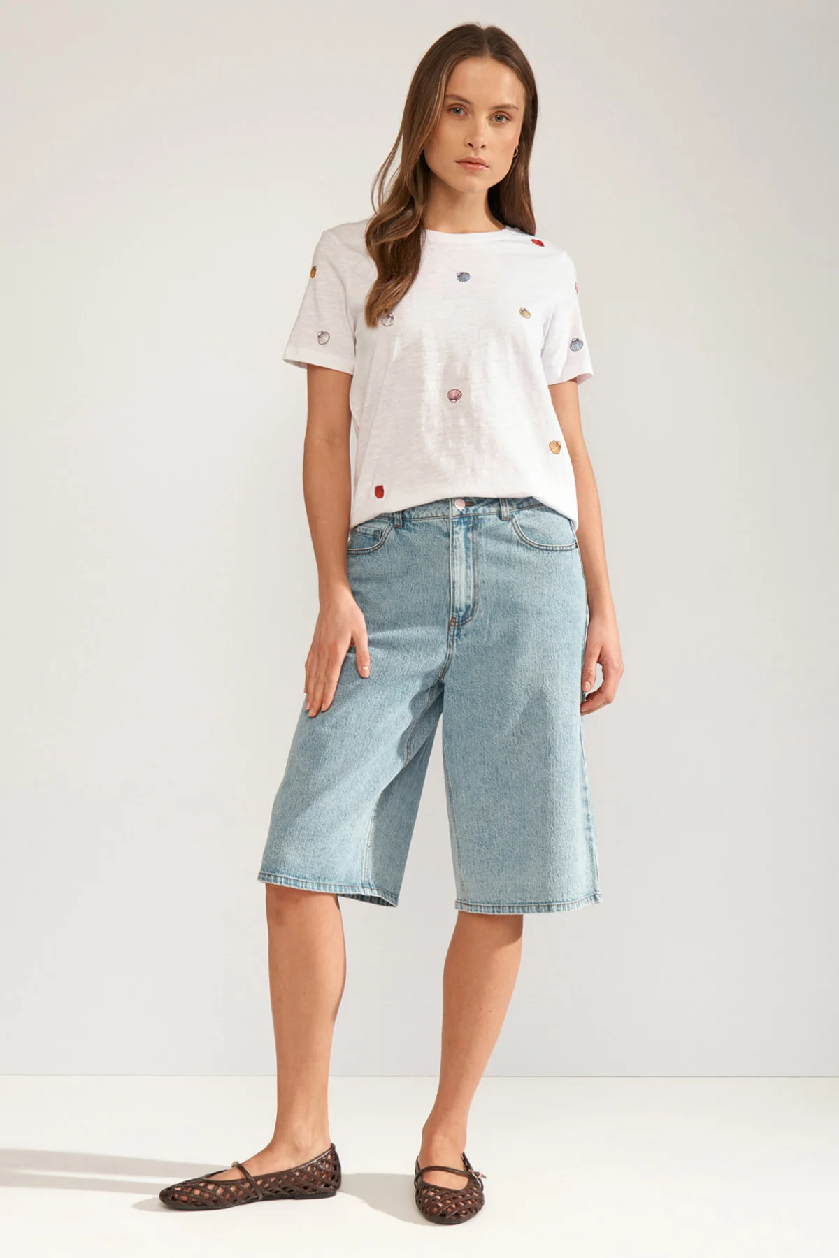 NUSHELLPA - T-shirt med broderede muslingedetaljer - Image 8