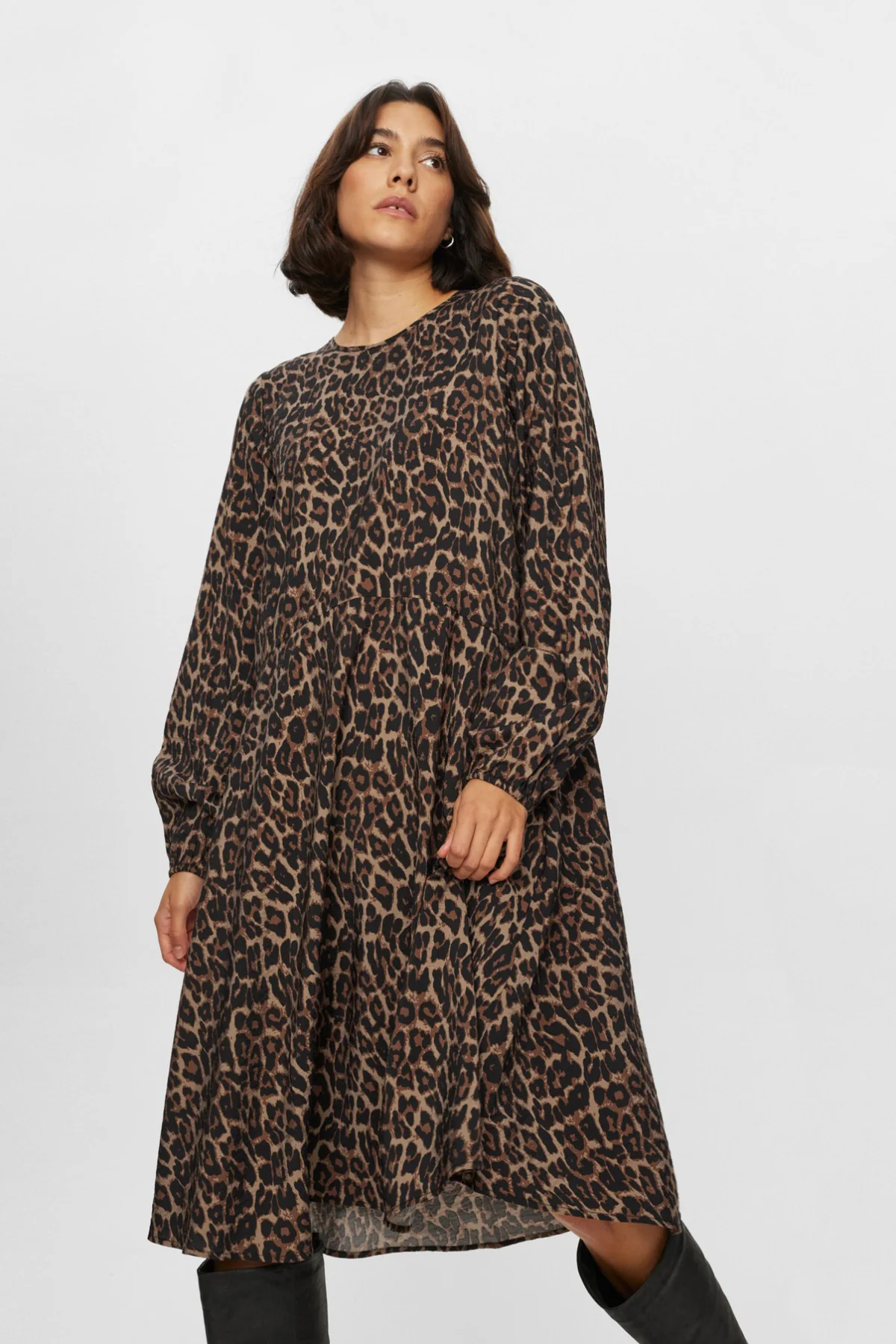 Mia - Kjole med print og lange ærmer - Image 11